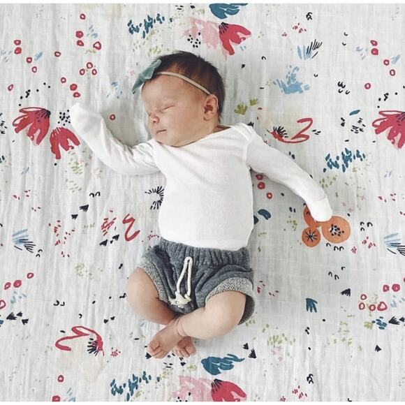 Petite Haven Floral Muslin Swaddle Blanket - Picture 4 of 4